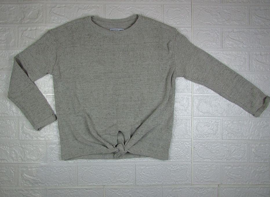 картинка Ультрамодный мягкий свитерок RESERVED, оверсайз, как новый от интернет-магазина детской и женской одежды секонд хенд, а также товаров для женщин и детей Odewashka.by