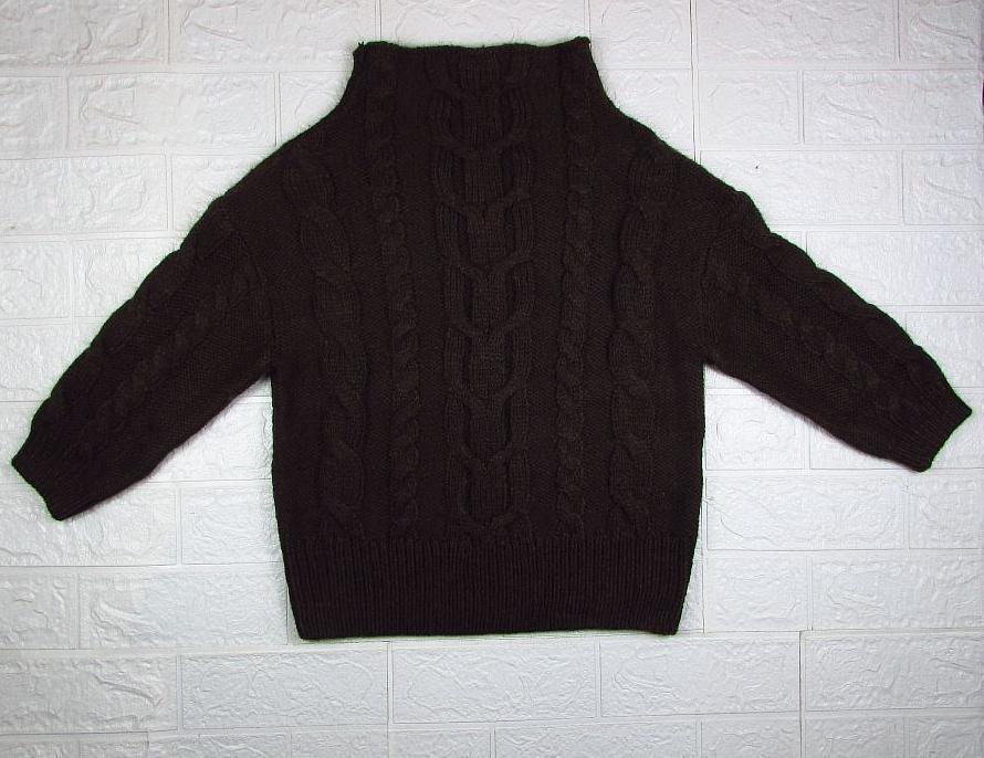 картинка Бомбический теплый свитер  RESERVED, оверсайз, как новый от интернет-магазина детской и женской одежды секонд хенд, а также товаров для женщин и детей Odewashka.by