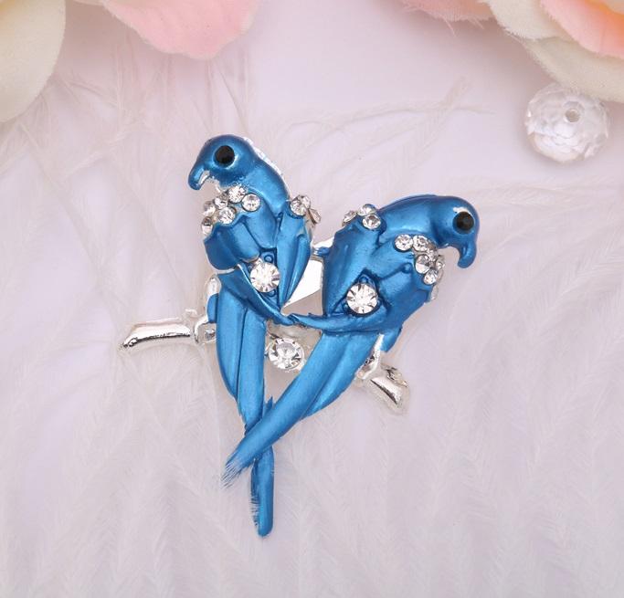 картинка Брошь "Попугайчики Рио", цвет синий в серебре от интернет-магазина товаров для женщин и детей Odewashka.by